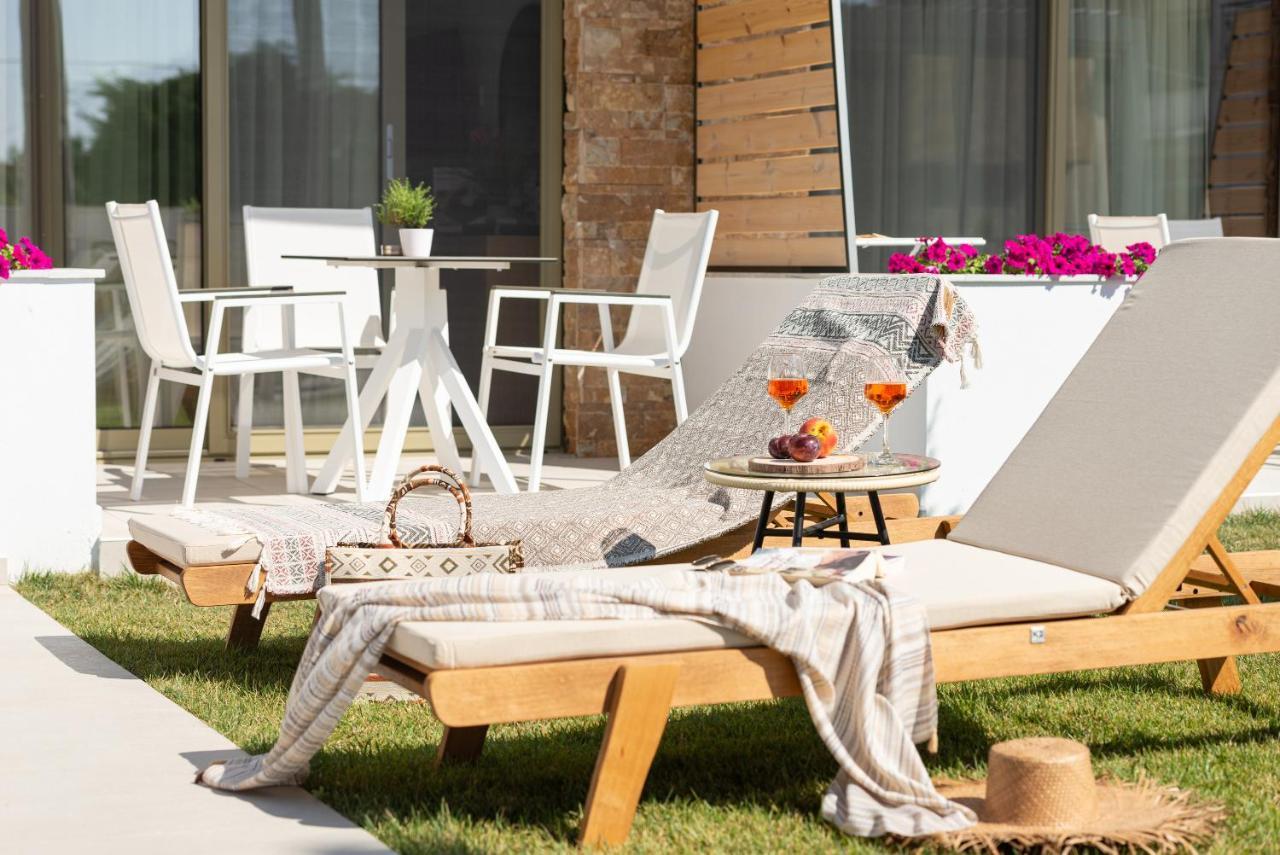 Imagine Luxury Suites Нікіті Екстер'єр фото