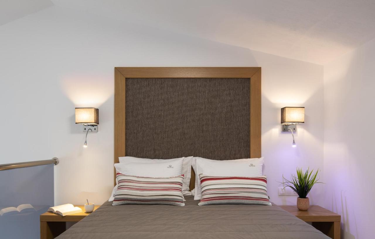 Imagine Luxury Suites Нікіті Екстер'єр фото