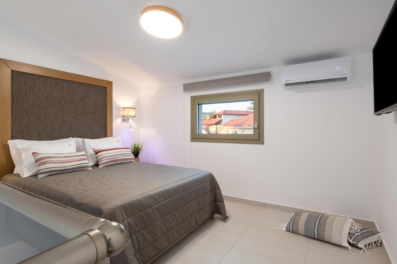 Imagine Luxury Suites Нікіті Екстер'єр фото