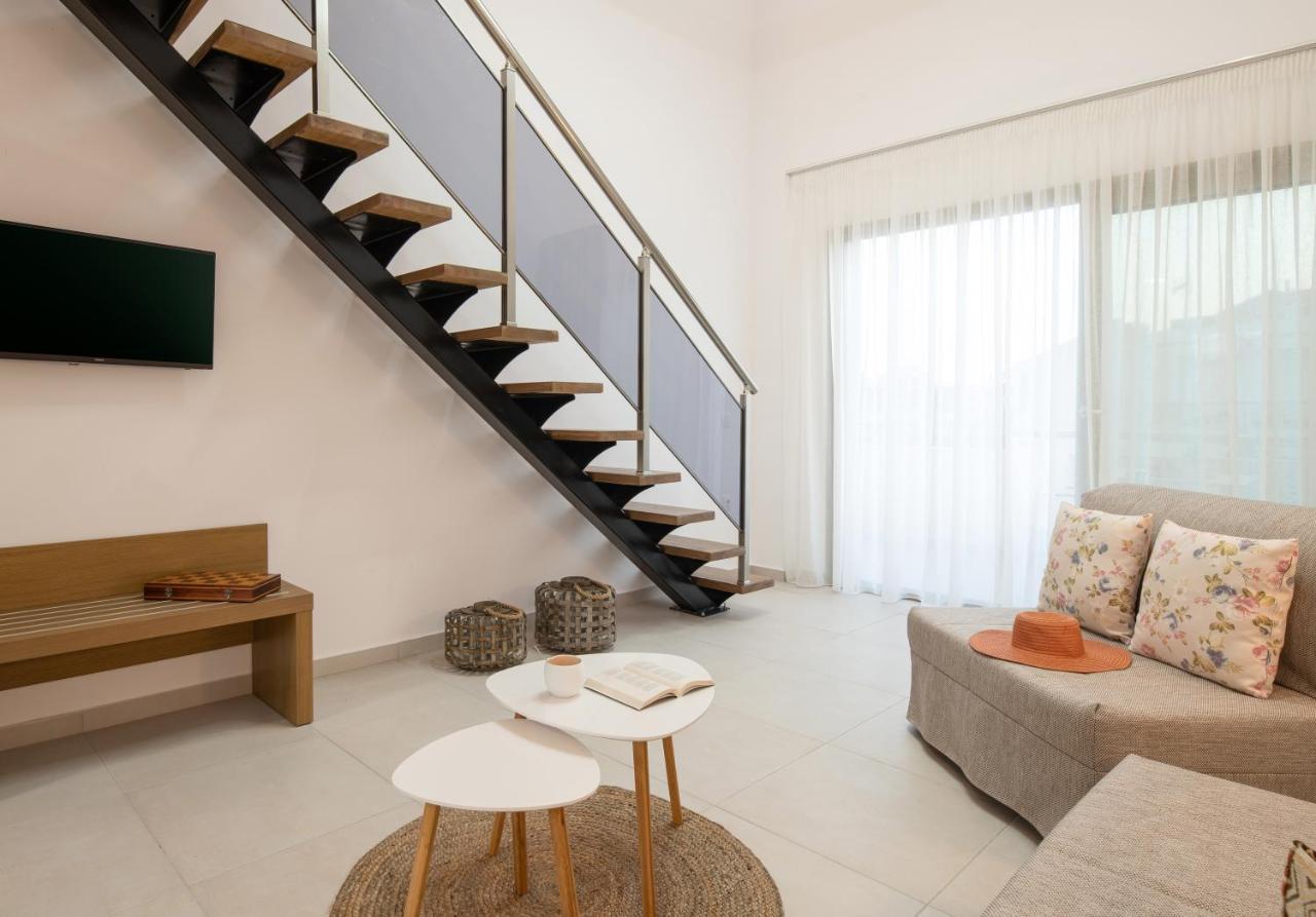 Imagine Luxury Suites Нікіті Екстер'єр фото