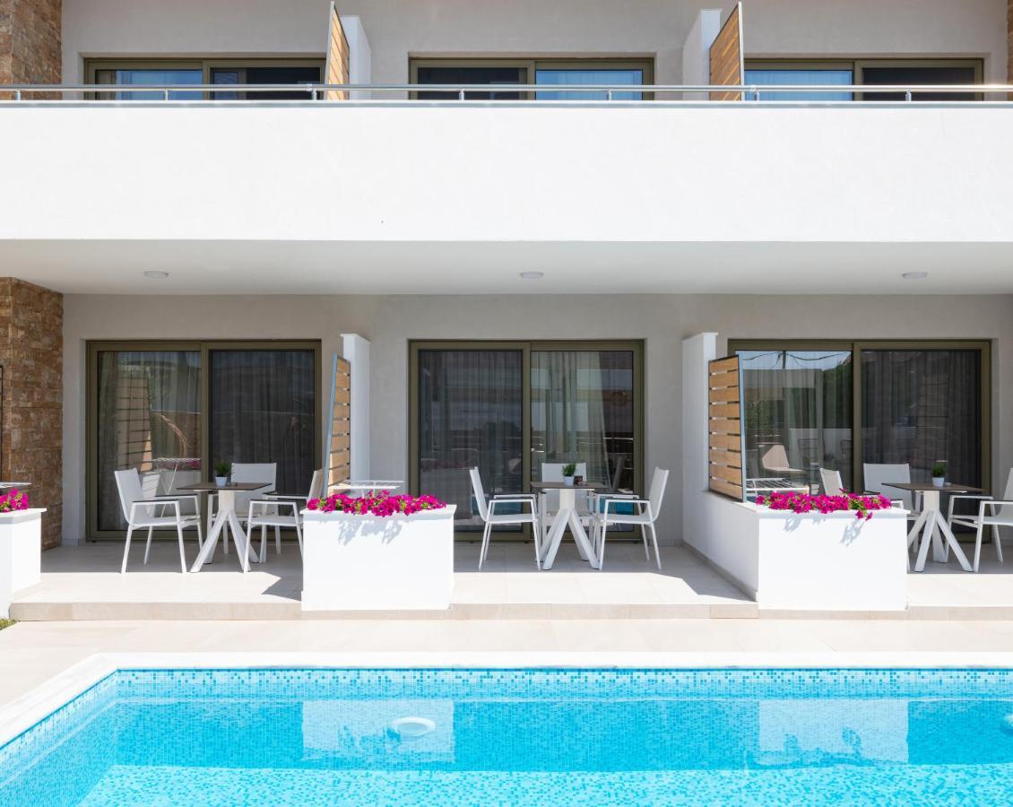 Imagine Luxury Suites Нікіті Екстер'єр фото