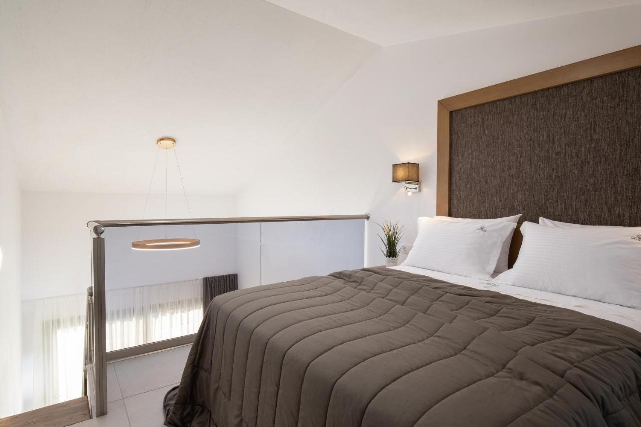 Imagine Luxury Suites Нікіті Екстер'єр фото